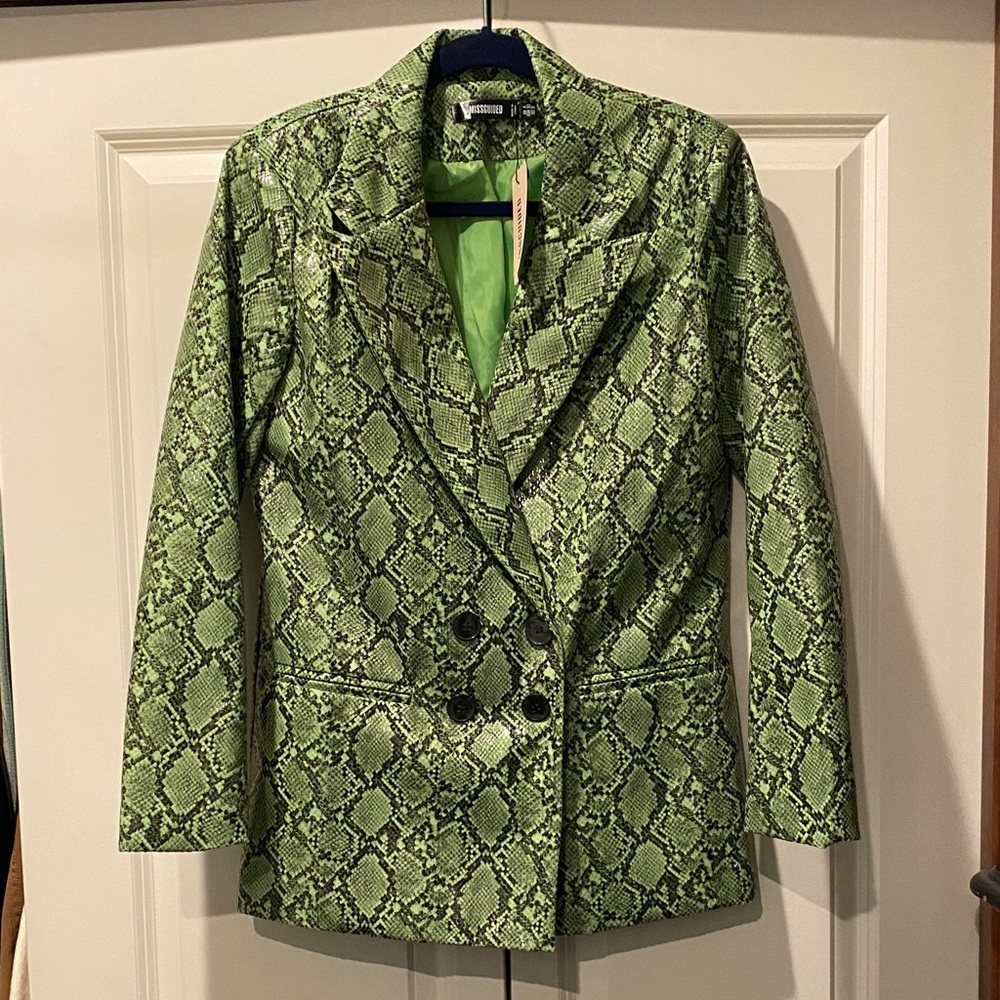 NWT Missguided Green Snake/Python 🐍 Pattern Oversized Blazer. Size 0/XS.